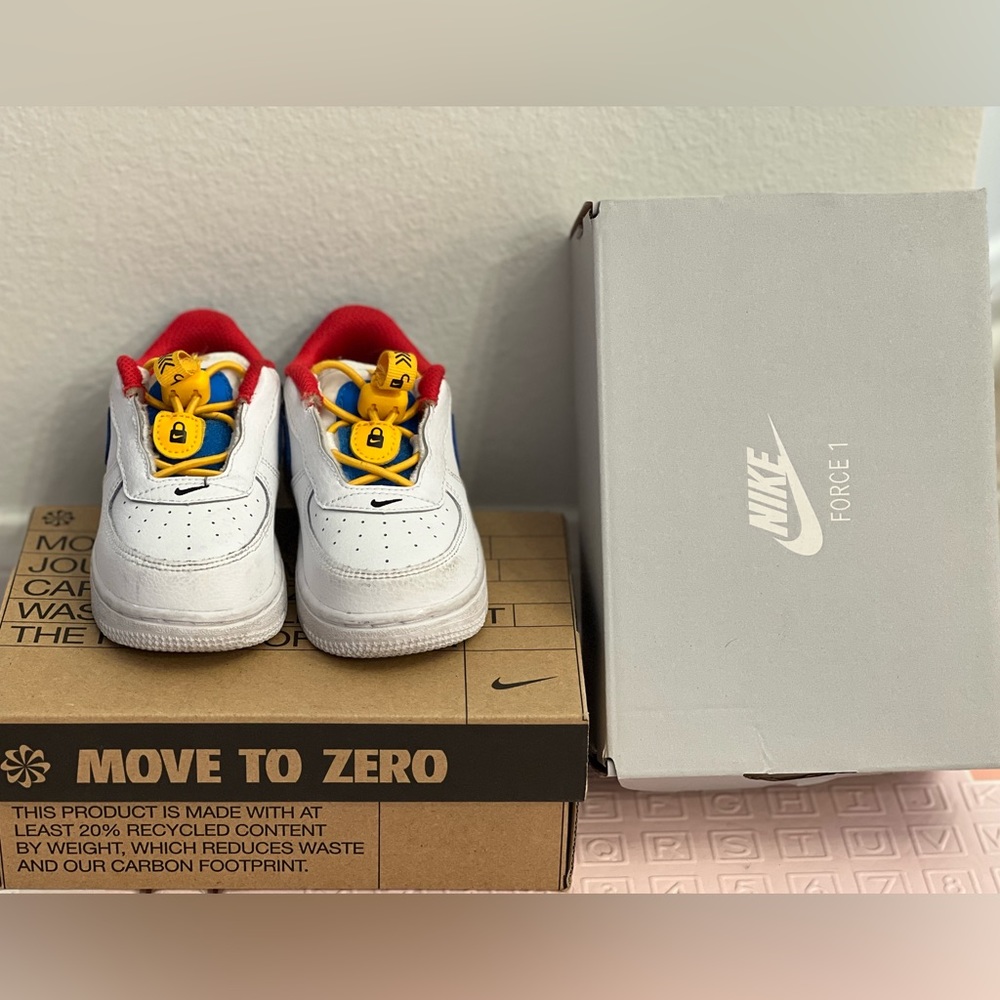 White Nike Force 1 Toggle size 7 toddler